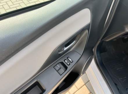 Toyota - Yaris