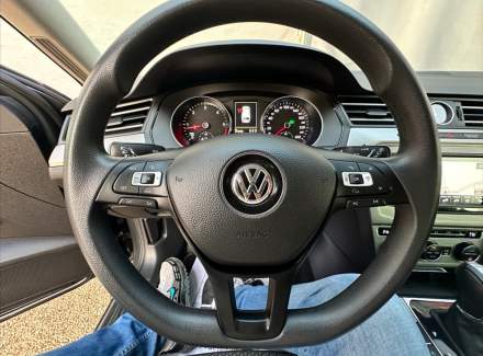 Volkswagen - Passat