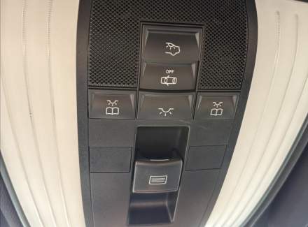 Mercedes-Benz - E-class