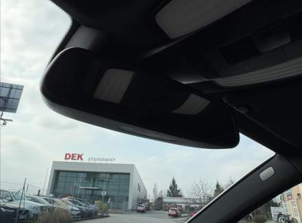 Mercedes-Benz - E-class