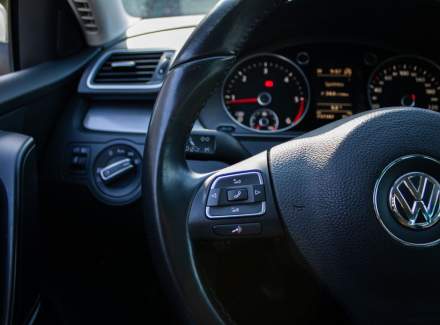 Volkswagen - Passat