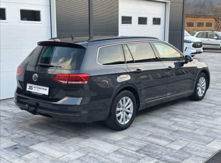 Volkswagen - Passat