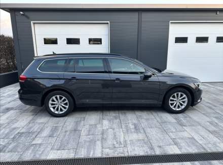 Volkswagen - Passat