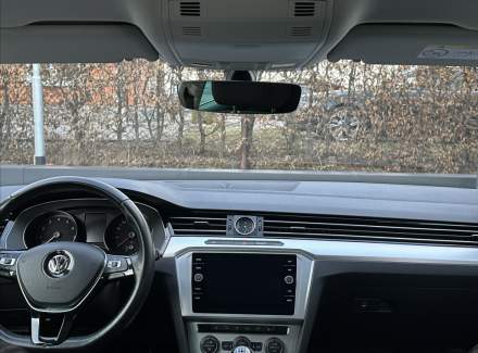 Volkswagen - Passat