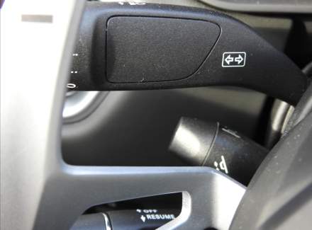 Aston Martin - V12 Vantage