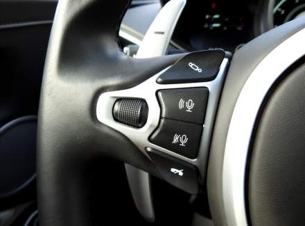 Aston Martin - V12 Vantage