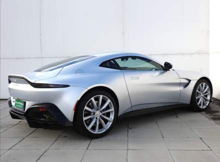 Aston Martin - V12 Vantage