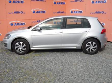 Volkswagen - Golf