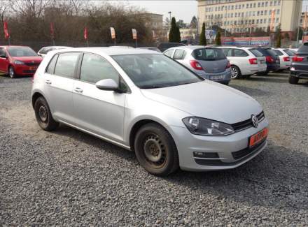Volkswagen - Golf