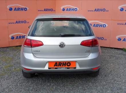 Volkswagen - Golf