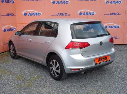 Volkswagen - Golf