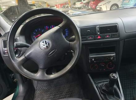 Volkswagen - Golf