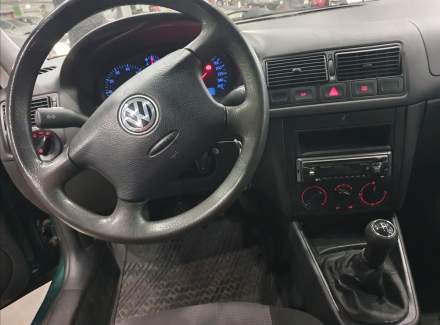 Volkswagen - Golf