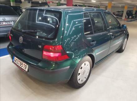 Volkswagen - Golf