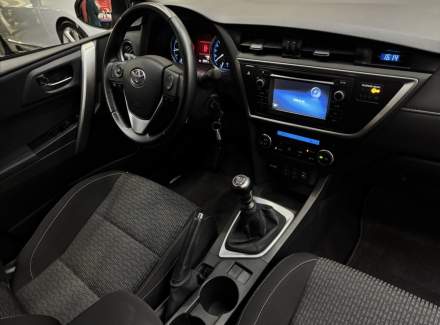 Toyota - Auris