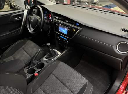 Toyota - Auris