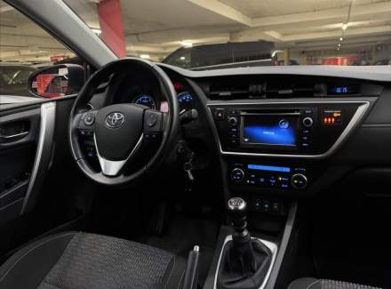Toyota - Auris