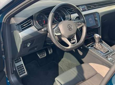 Volkswagen - Passat