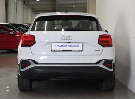 Audi - Q2