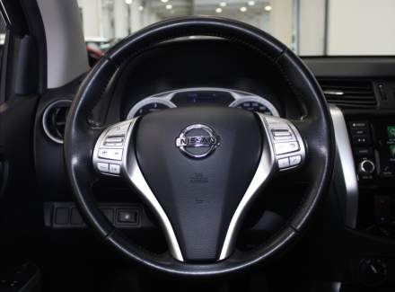 Nissan - Navara
