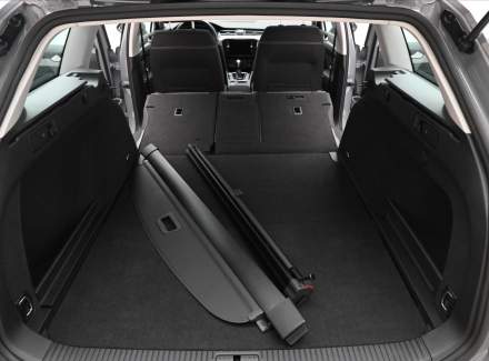 Volkswagen - Passat