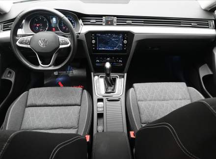 Volkswagen - Passat