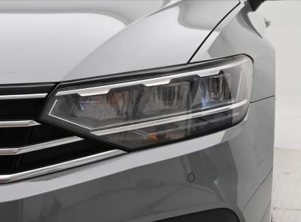 Volkswagen - Passat