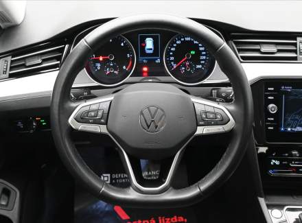 Volkswagen - Passat
