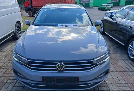 Volkswagen - Passat