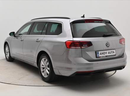 Volkswagen - Passat