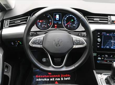 Volkswagen - Passat