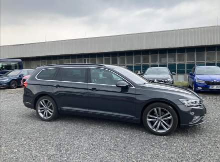 Volkswagen - Passat