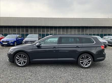 Volkswagen - Passat