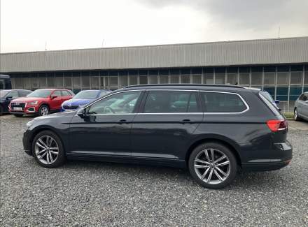 Volkswagen - Passat