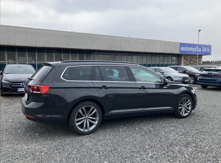 Volkswagen - Passat