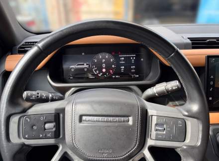 Land Rover - Defender