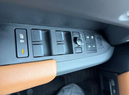 Land Rover - Defender