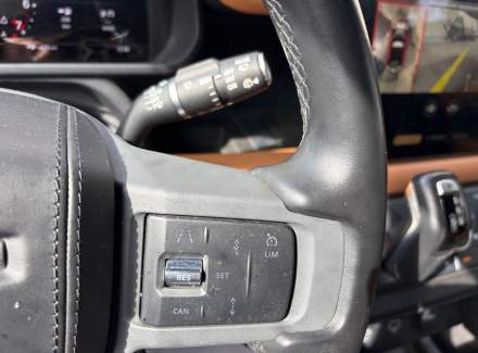 Land Rover - Defender