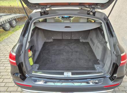 Mercedes-Benz - E-class