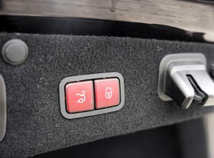 Mercedes-Benz - S-class