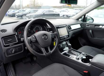 Volkswagen - Touareg