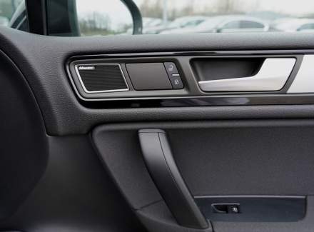 Volkswagen - Touareg