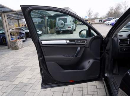 Volkswagen - Touareg