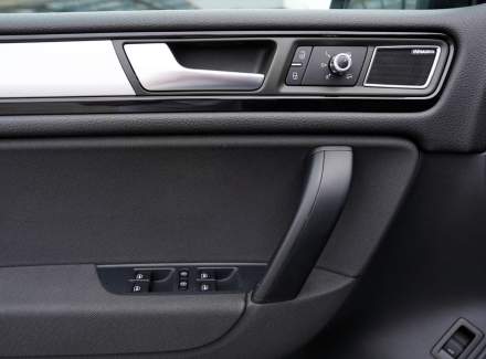 Volkswagen - Touareg