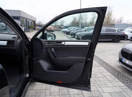 Volkswagen - Touareg