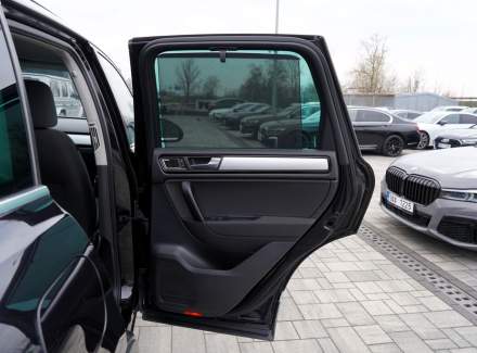 Volkswagen - Touareg