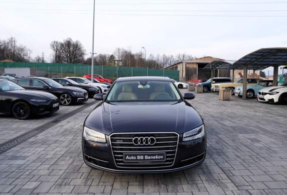 Audi - A8
