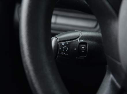 Peugeot - 208