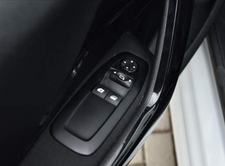 Peugeot - 208