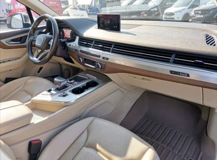 Audi - Q7